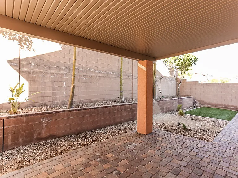 7649 Heavenly Peak St — Photo 16