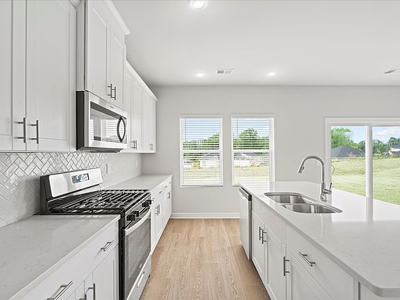 Welcome to the Dakota floorplan at Chatham Forest.