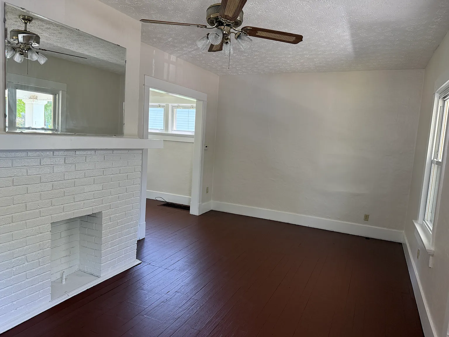 3 bed, 1200 sqft, $1,200 — Photo 2