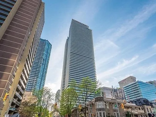 50 Charles St E Photo 1