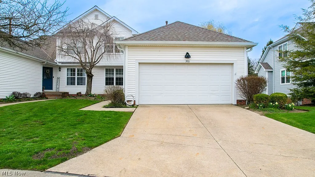 390 Blair Cir photo 1