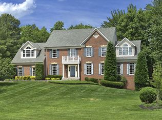 12602 Camberley Forest Dr, Herndon, VA 20171