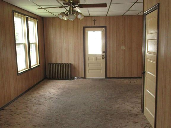 4th image of 1975 Snyder Ave