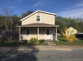 39 Edmond St, Putnam, CT 06260