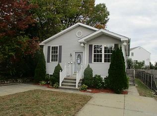 11 Link St, North Providence, RI 02911