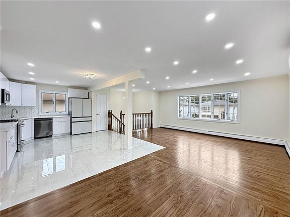 3rd image of 187 Greencroft Ave
