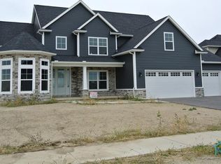 100 Waverly Point, Perrysburg, OH 43551