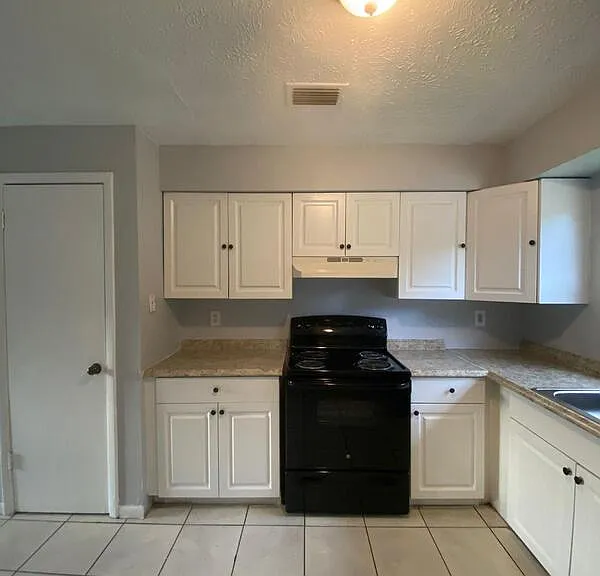 1413 E 99th Ave #B — Photo 1