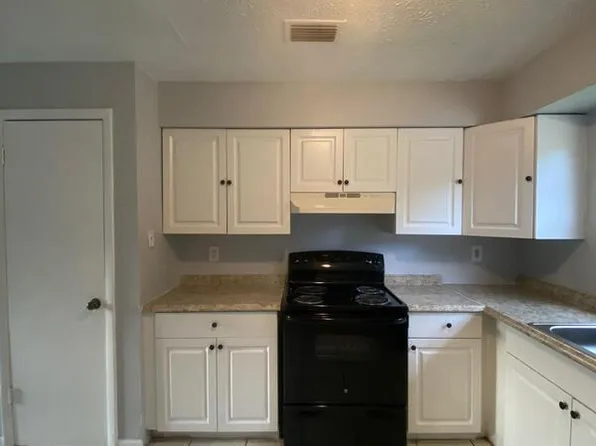 1413 E 99th Ave Unit B, Tampa, FL 33612