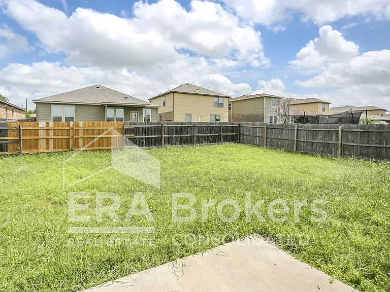 8918 Night View Dr — Photo 23