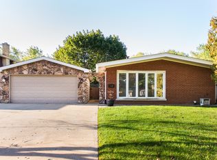 248 E Schick Rd, Bloomingdale, IL 60108