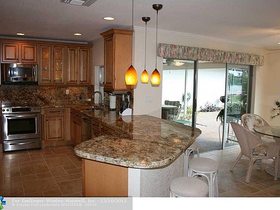3rd image of 16707 Harbor Ct