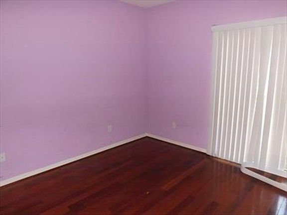 4th image of 2406 Grand Central Pkwy APT 3