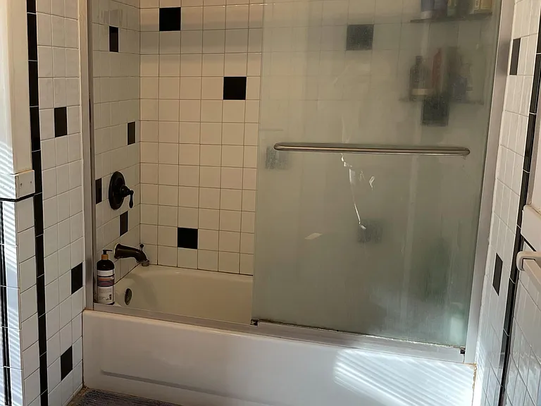 1008 W Huron St — Photo 16