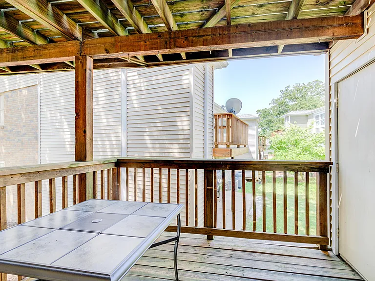 1547 E Swan Cir — Photo 9