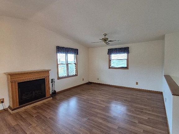 4th image of 161 Oak Park Rd