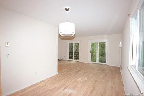 4th image of 284 Hubbard Ave APT 1