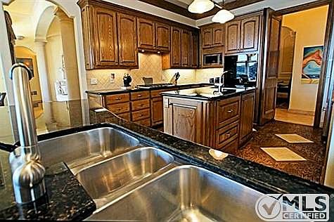 4th image of 1327 Regency Ct