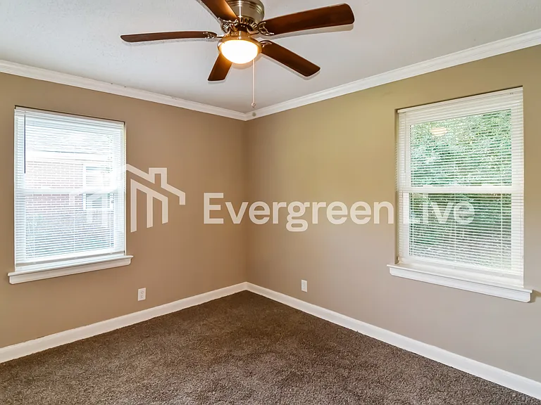 3708 Honeysuckle Rd — Photo 8