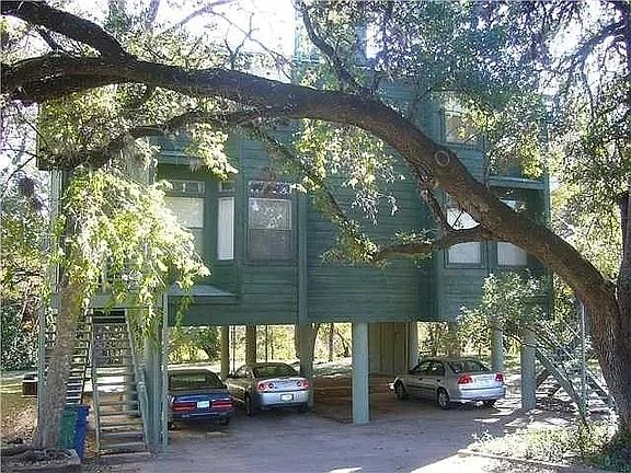 2nd image of 5307 Indio Dr APT D