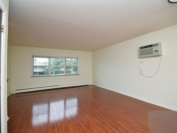 3rd image of 10483 E Touhy Ave