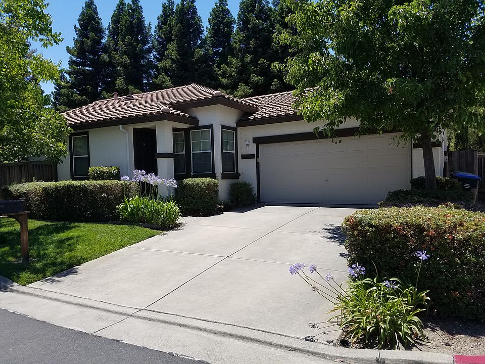 2nd image of 505 Winding Sail Ct
