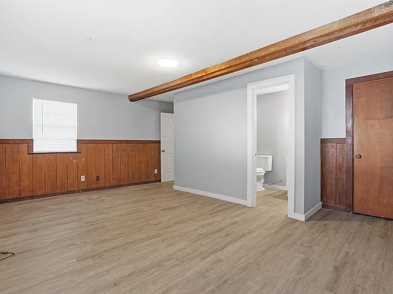 1412 Chase Ave — Photo 9