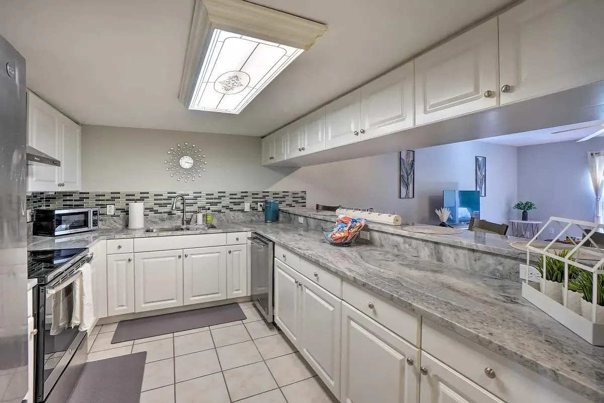 4202 W North B St — Photo 3