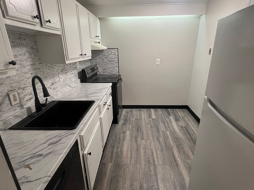 1st image of 1935 Hertel Ave APT 1