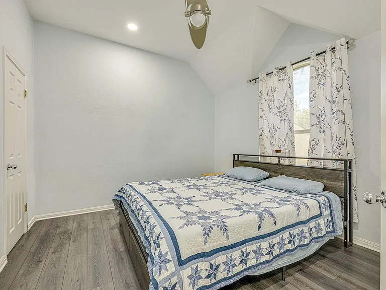 8908 Pepper Rock Dr — Photo 30