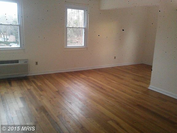 3rd image of 4820 Chevy Chase Dr #3