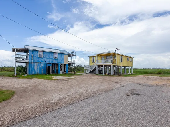 7437 S 7th Ave, Sabine Pass, TX 77655