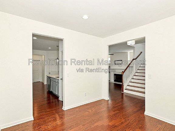 5th image of 565 Morrow Ln SW