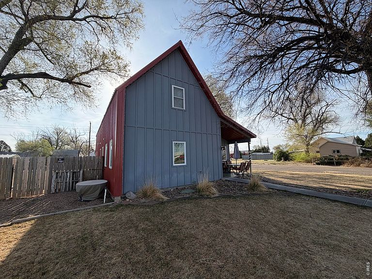 Listing photo 3