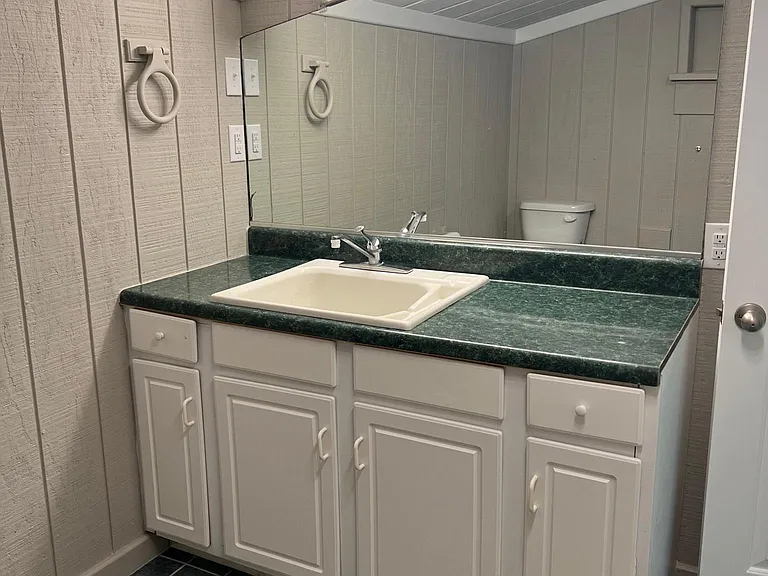 418 Seaview Dr — Photo 12