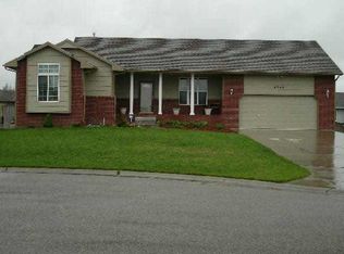 4948 N Hedgerow Ct, Wichita, KS 67226