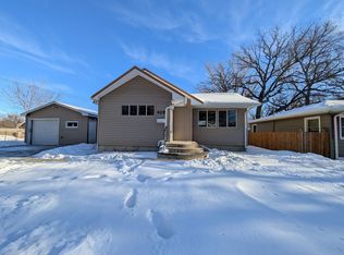 428 7th St NW, Minot, ND 58703