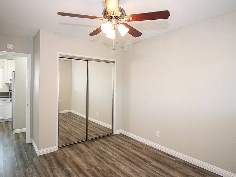 20936 Amie Ave — Photo 17