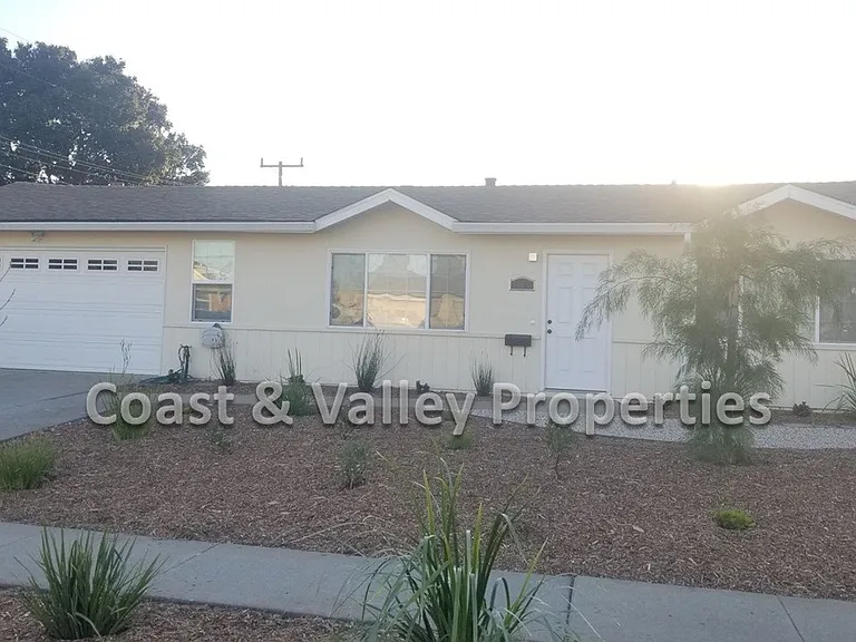 1708 Pescadero Dr — Photo 1
