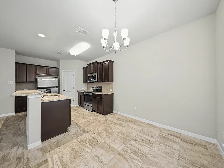 7508 Hudson Grove Dr — Photo 5