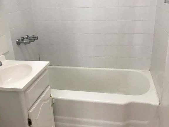 5th image of 341 W 88th St APT 3A
