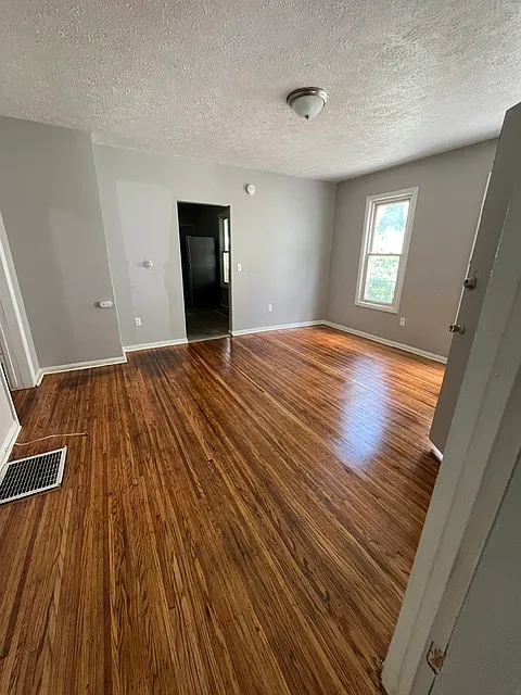 56 Cady St - Dn — Photo 4