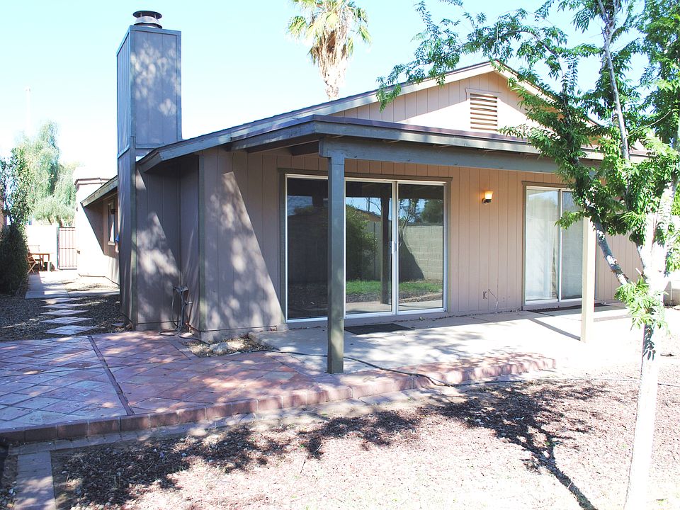 1st image of 2121 N Villas Ln