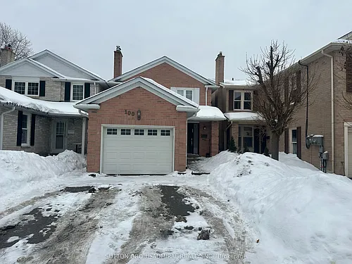 100 Gilmore Cres Photo 1