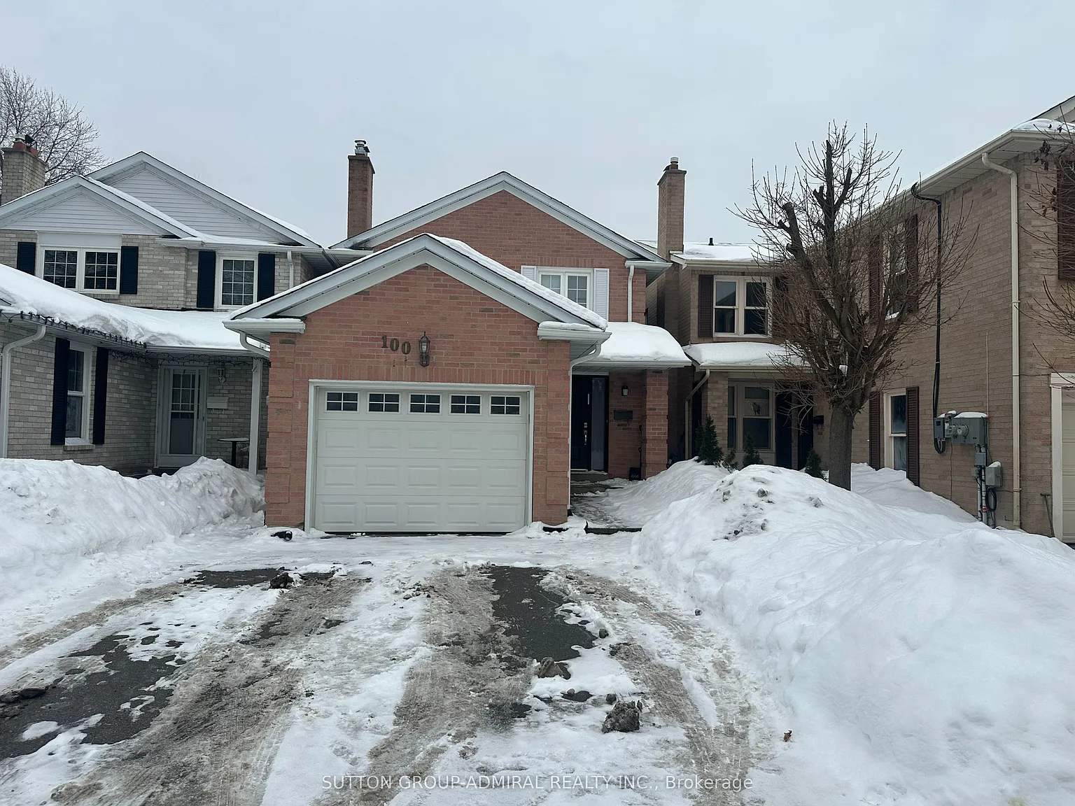 100 Gilmore Cres photo 1