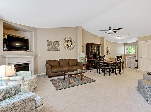 5th image of 1012 Fairway Dr