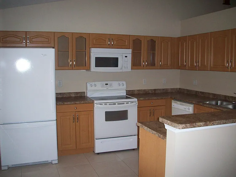 1862 SW Grant Ave — Photo 8