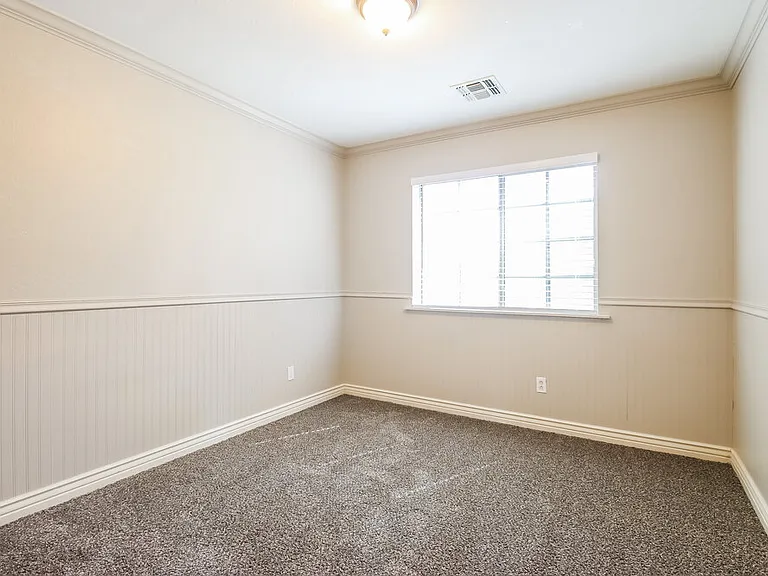 452 S Sabrina — Photo 13