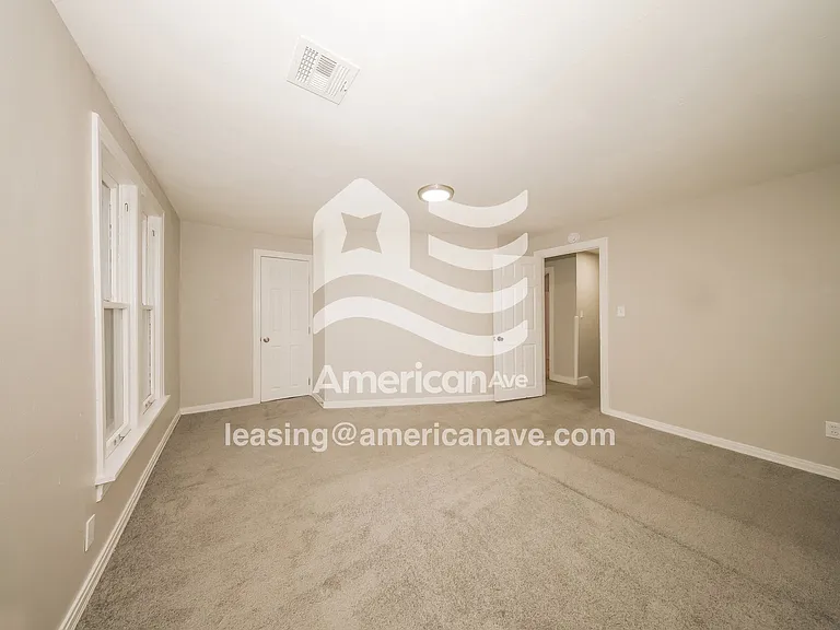 1803908_007_main_bedroom_7.jpg