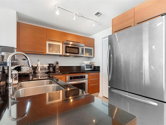 5th image of 253 NE 2nd St APT 2603